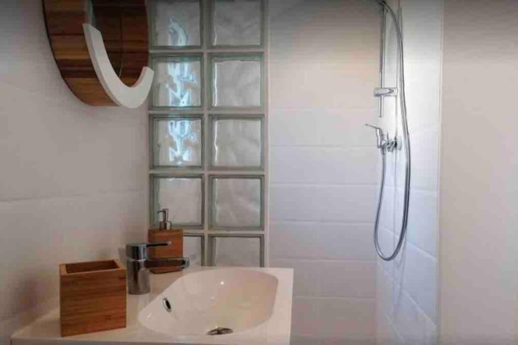 Maisonnette Pour 2 Personnes - Vue Mer - Plage A 100 Metres Ploubazlanec Luaran gambar